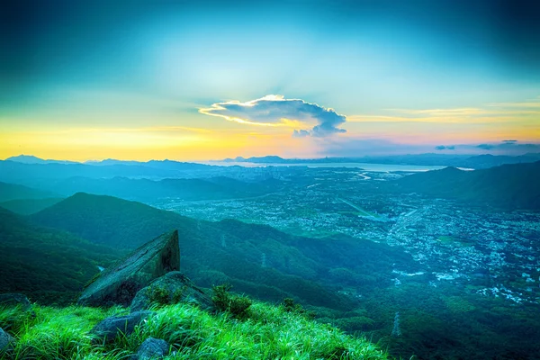 Hong kong amanecer en la montaña —  Fotos de Stock