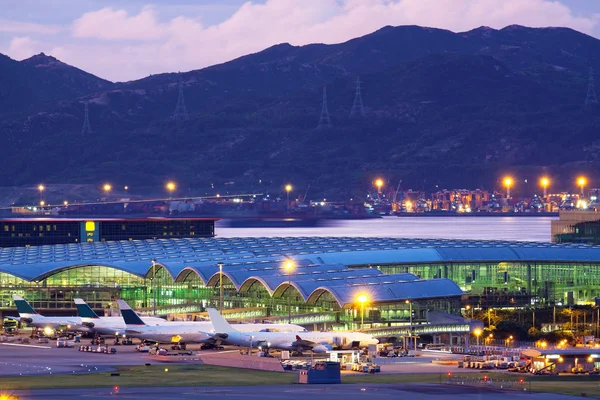 Aéroport de Hongkong à Tung Chung — Photo