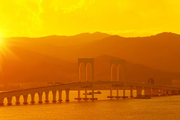 Brücke bei Sonnenuntergang, Macau — Stockfoto