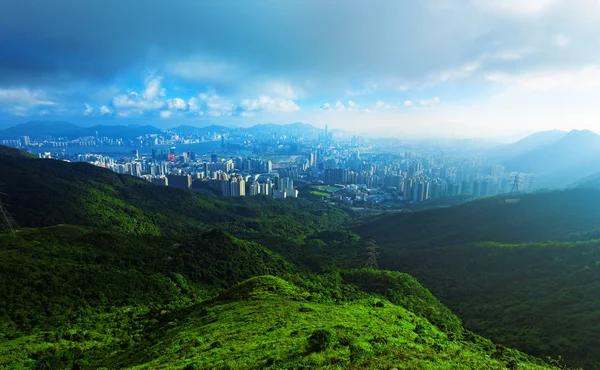 Zonsondergang in een wijk van hong kong — Stockfoto