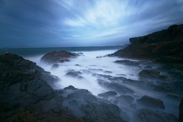 Bela névoa mística no oceano — Fotografia de Stock
