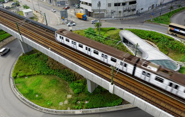 Rotonde en trein verkeer — Stockfoto