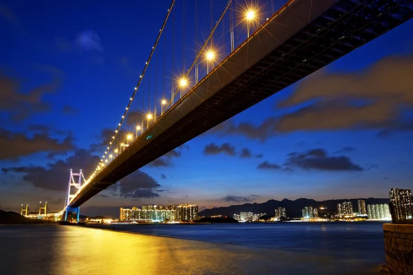Lange brug over zonsopgang in hongkong — Stockfoto