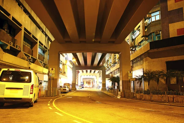 Tráfego no centro da cidade à noite, hongkong — Fotografia de Stock