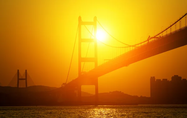 Sonnenuntergang Silhouettenbrücke — Stockfoto