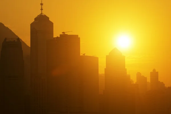 Beau paysage urbain de Hong Kong au coucher du soleil (Hong Kong ) — Photo