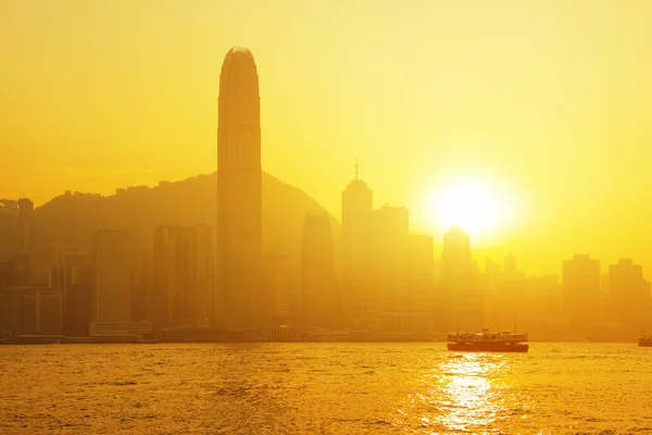 Bela paisagem urbana de Hong Kong ao pôr do sol (Hong Kong ) — Fotografia de Stock