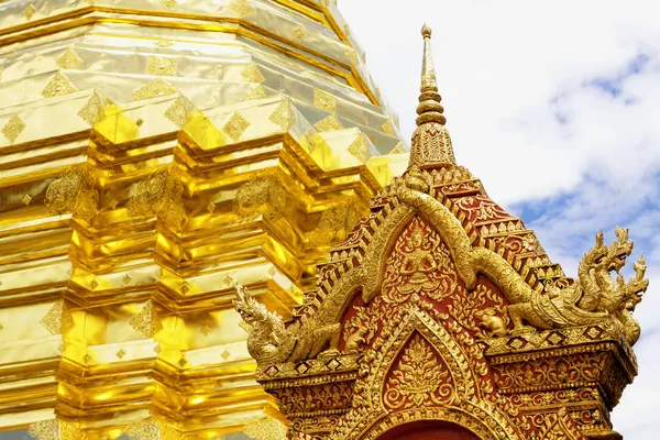 Chedi luang templo em chiang mai — Fotografia de Stock