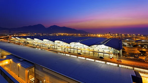Hong kong aeroporto por do sol — Fotografia de Stock