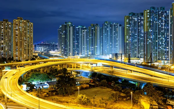 Paso elevado de la ciudad por la noche, Hong Kong —  Fotos de Stock