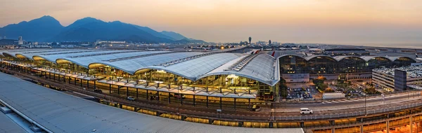 Hong kong aeropuerto internacional puesta de sol —  Fotos de Stock