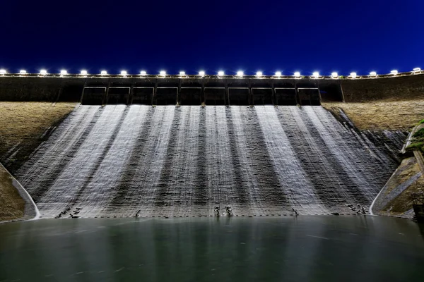 Dam az éjszakai — Stock Fotó