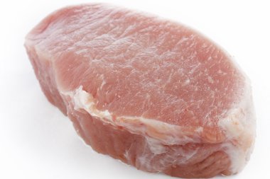 pişmemiş domuz eti 