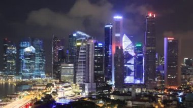 Singapur gökyüzü geceleri