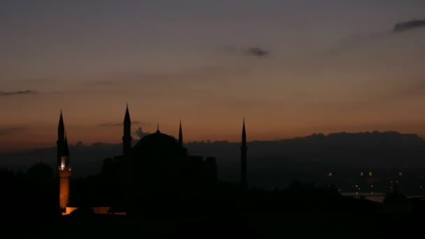Hora limite Istambul nascer do sol sobre Hagia Sophia — Vídeo de Stock