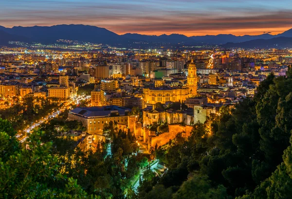 Vista sulla città di Malaga di notte — Foto Stock