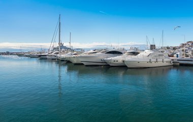 puerto banus adlı süper yatlar