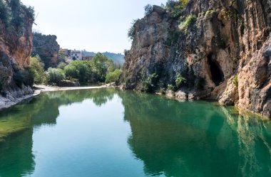şelale ve nehir boligate Köyü