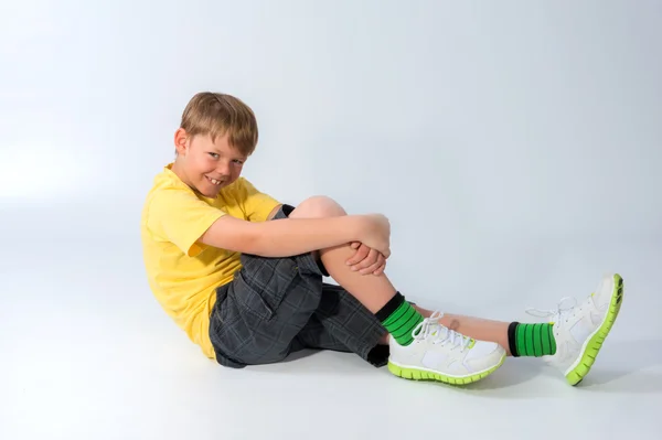 Dos hermanos jóvenes posando — Foto de Stock