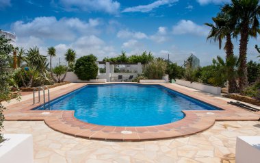 Güney İspanya tipik Yüzme Havuzu