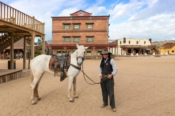 Sheriff en zijn paard-mini hollywood — Stockfoto