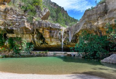 Los charcos nehir ve şelale