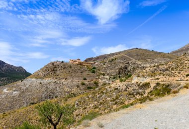 hospederia (tapınak) virgen del saliente