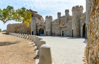 castillito, silah bataryaları için giriş