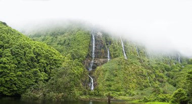Acores lagoa das patos flores Adası