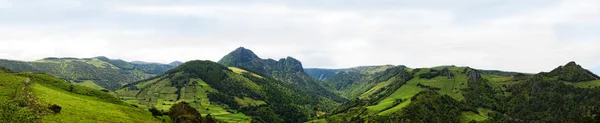 Acores - panorama da ilha de flores, costa leste — Fotografia de Stock