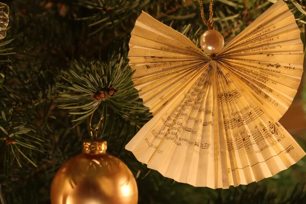 クリスマス ツリー天使の装飾 — ストック写真