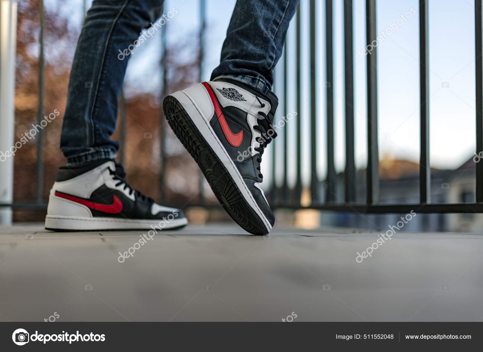 air jordan mid black chile red white