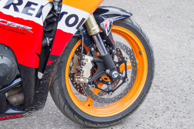 ön tekerlek honda motosiklet