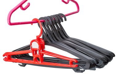 Kırmızı ve siyah boş askıları