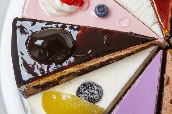 プルーン上面とケーキ — ストック写真