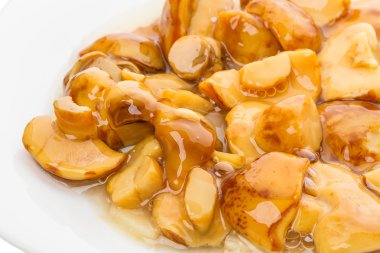 Marine edilmiş mantarlar