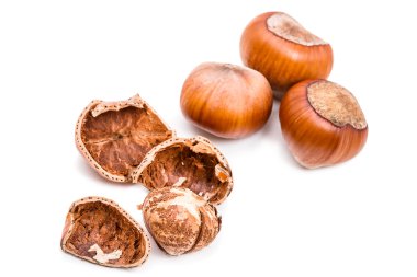 beyaz üzerine fındık