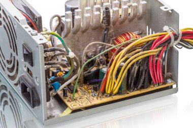 bilgisayar güç kaynağı kir