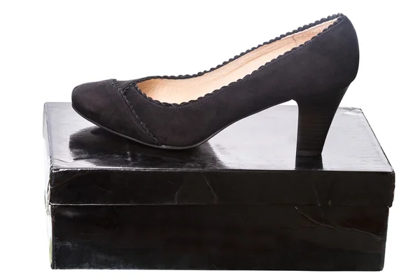 Scarpe da donna nere su una scatola — Foto Stock