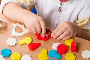 Çocuk hamuru ile çalışmak