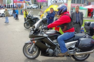 Japon motosiklet Kawasaki ve Yamaha