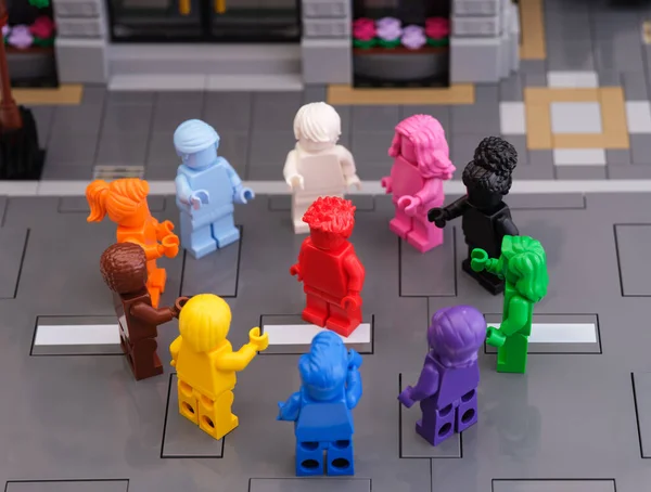 Tambov Federação Russa Fevereiro 2022 Dez Minifiguras Coloridas Monocromáticas Lego — Fotografia de Stock