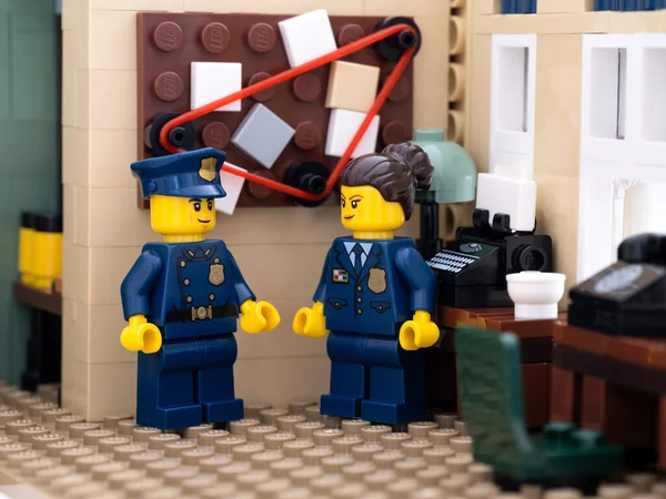 Tambov Orosz Föderáció 2021 Augusztus Két Lego Rendőr Rendőrségen — Stock Fotó
