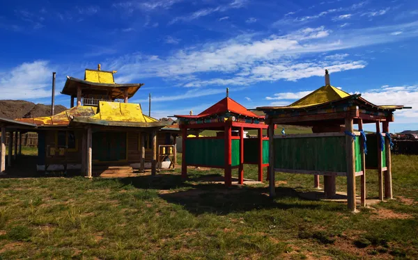 Um templo budista abandonado no norte da Mongólia . — Fotografia de Stock