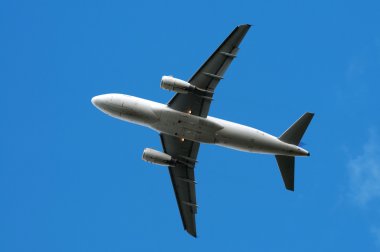 gökyüzü arka plan üzerinde uçak