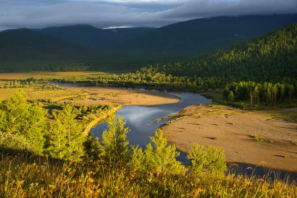 Ποταμός στη Βόρεια Μογγολία — Φωτογραφία Αρχείου