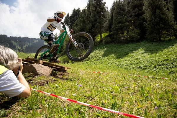 Extreme mountain bike competition — Stock Photo, Image