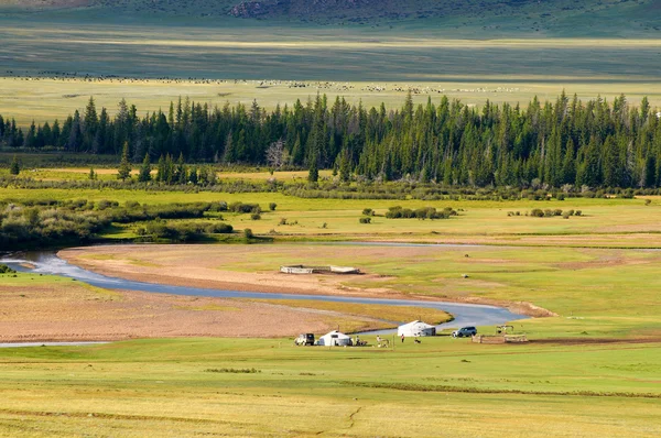 Vallée de la rivière en Mongolie du Nord — Photo