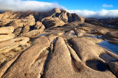 bulutlar, çöl, dağlar