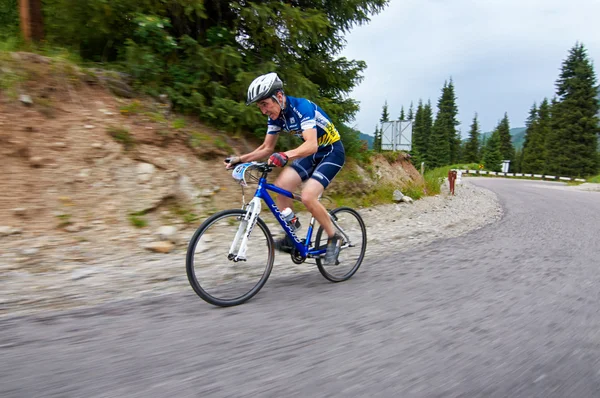 Bicycling uphill competition — Stock Photo, Image